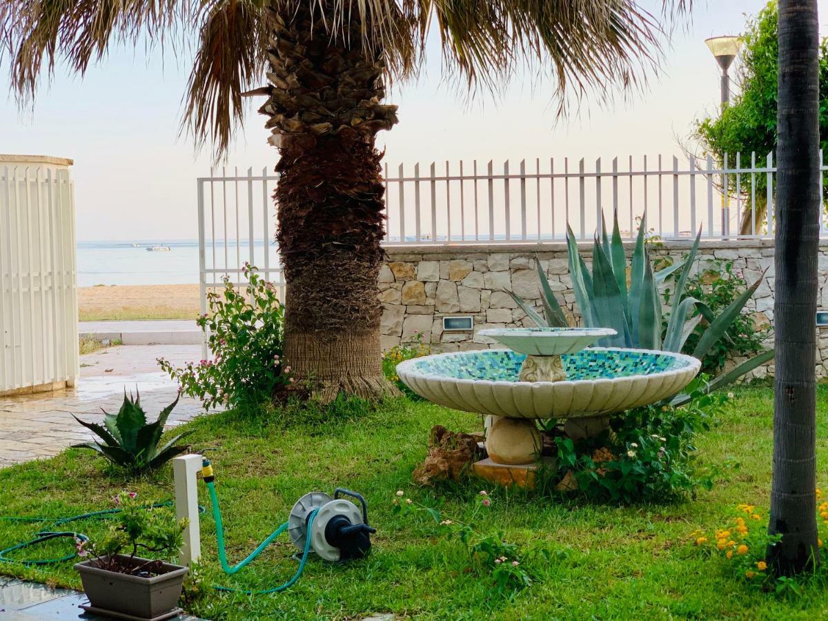 Salentoguests Villetta Sulla Spiaggia ポルト・チェザーレオ エクステリア 写真
